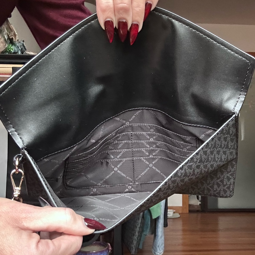 Michael Kors Clutch - Picture 5 of 6